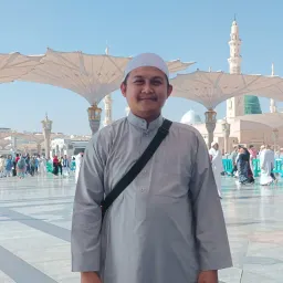 Pembimbing Umroh Kisah Travel - Rahmat Hidayat S.pdl, Lc, M.Pd